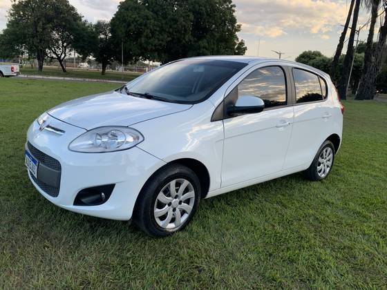 FIAT PALIO 1.0 MPI ATTRACTIVE 8V FLEX 4P MANUAL FIAT PALIO 1.0 MPI ATTRACTIVE 8V FLEX 4P MANUAL